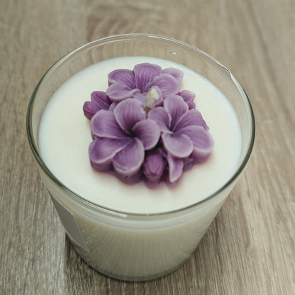 Květy šeříku flambované broskve