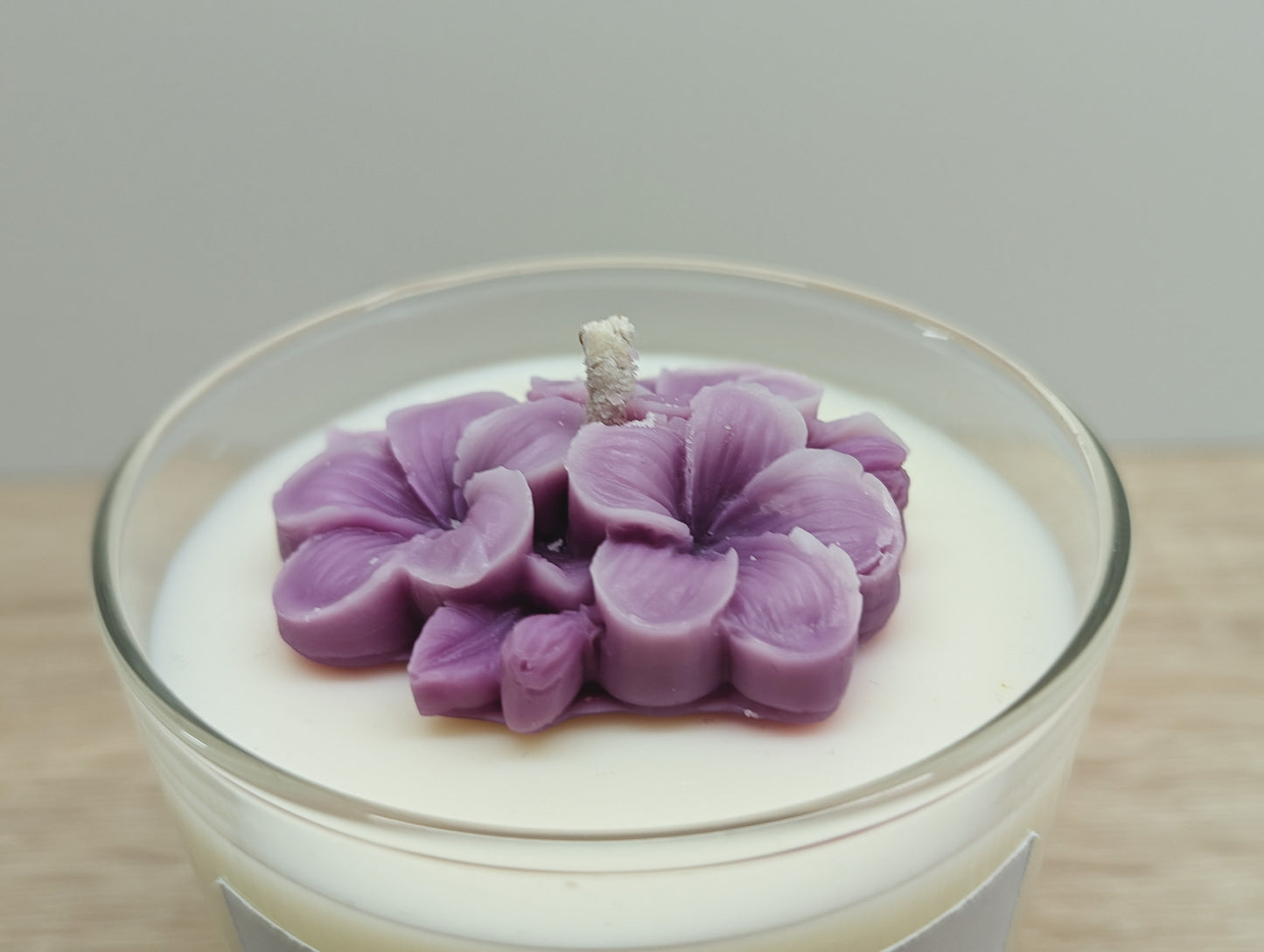 Květy šeříku flambované broskve