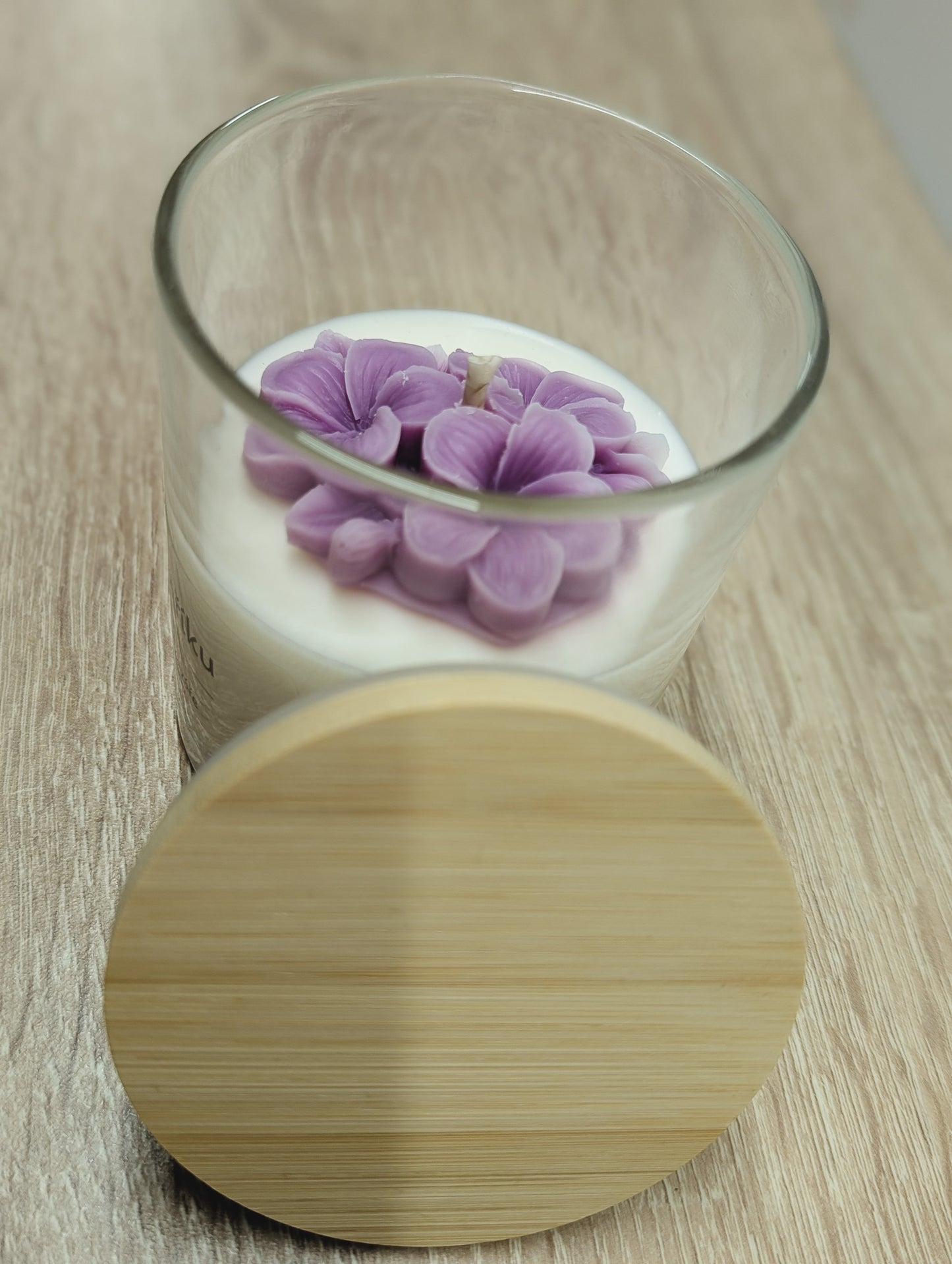 Květy šeříku Ovocná svíčka s víčkem