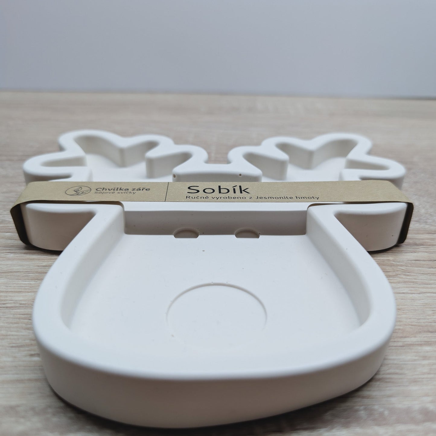 Podtácek Sobík Jesmonite bílý